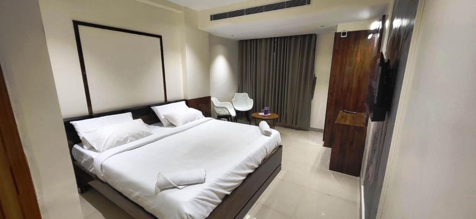 Model Grand Inn Bellary Exterior photo